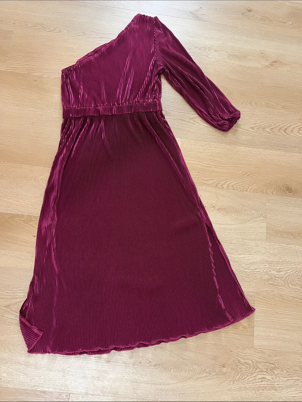 Women’s One-Shoulder Pleated Berry Dress